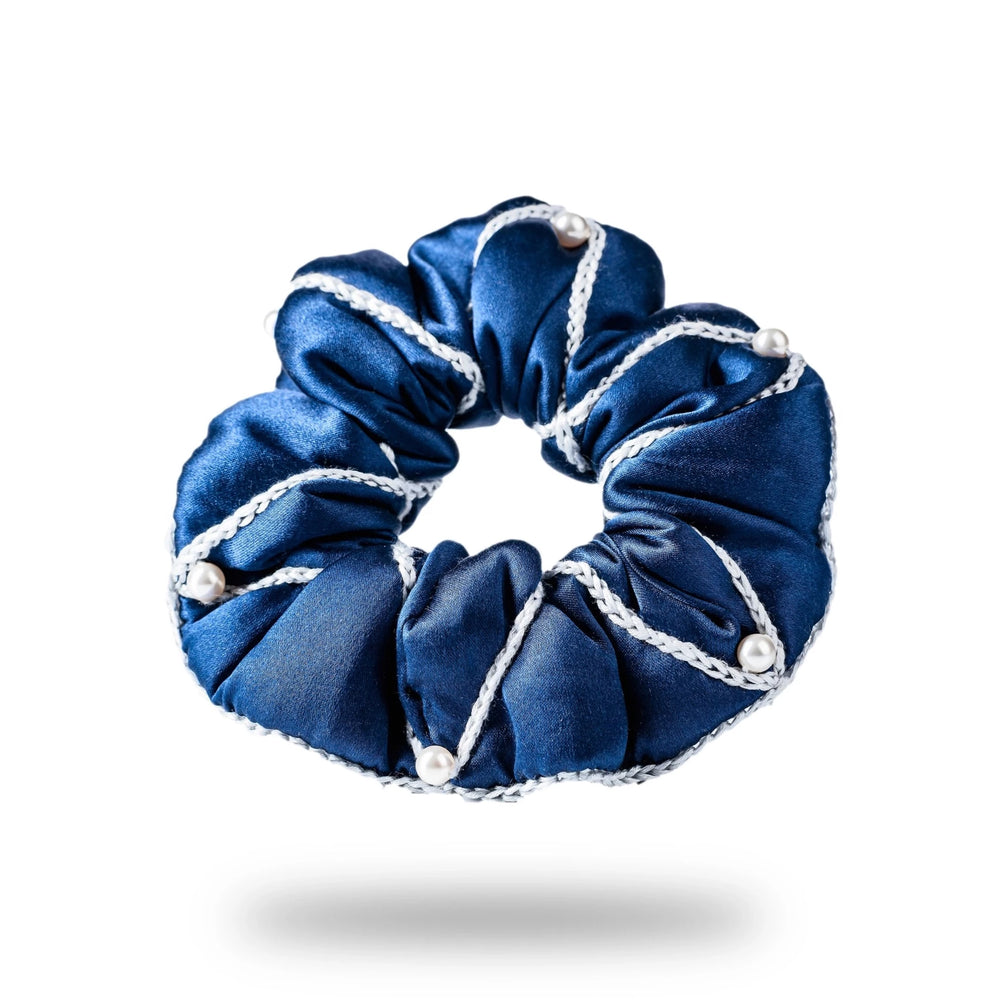 Malkiele designer, navy blue silk scrunchie for woman, embellished with 6 white pearls from Swarovski® and grey silk knit ribbon, premium and sustainable, name Majestic.